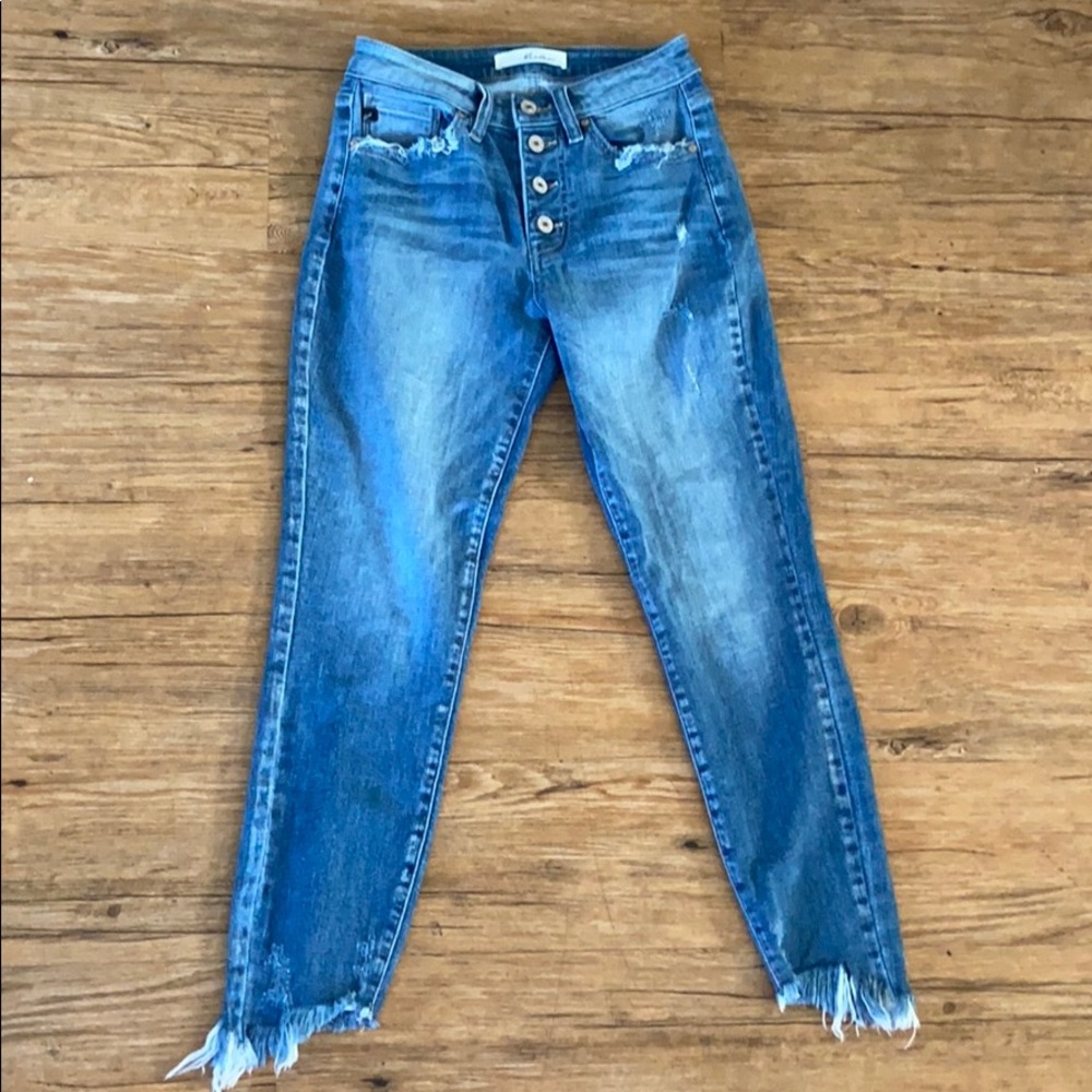 ⭐️KanCan Frayed ButtonFly Ankle Jeans ⭐️